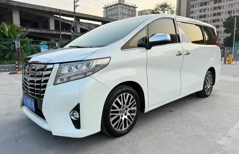 Toyota Alphard 2017 из Китая