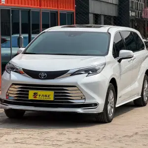 Toyota Sienna 2022 из Китая