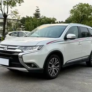 Mitsubishi Outlander 2018 166 л.с. — лот 57825376 из Китая