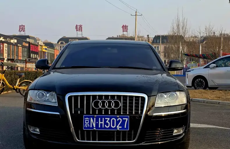 Audi A8 2010 из Китая
