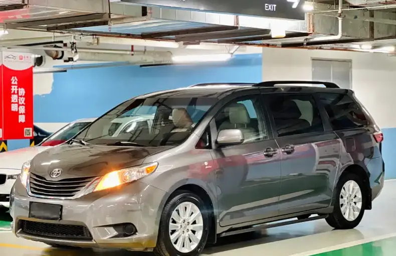 Toyota Sienna 2017 из Китая