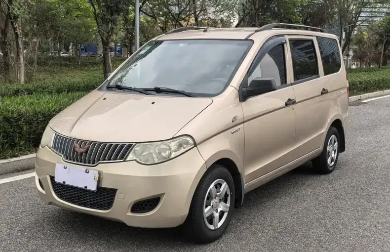 Wuling Hongguang 2015 из Китая