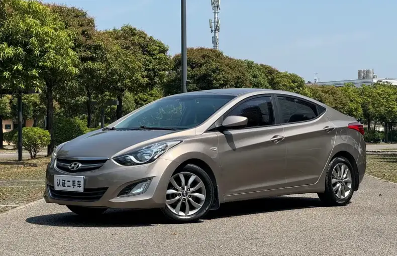 Hyundai Elantra Langdong 2015 из Китая