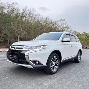 Mitsubishi Outlander 2018 из Китая