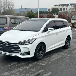 BYD MAX 2018 из Китая
