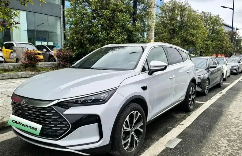 BYD Tang New Energy 2025 из Китая