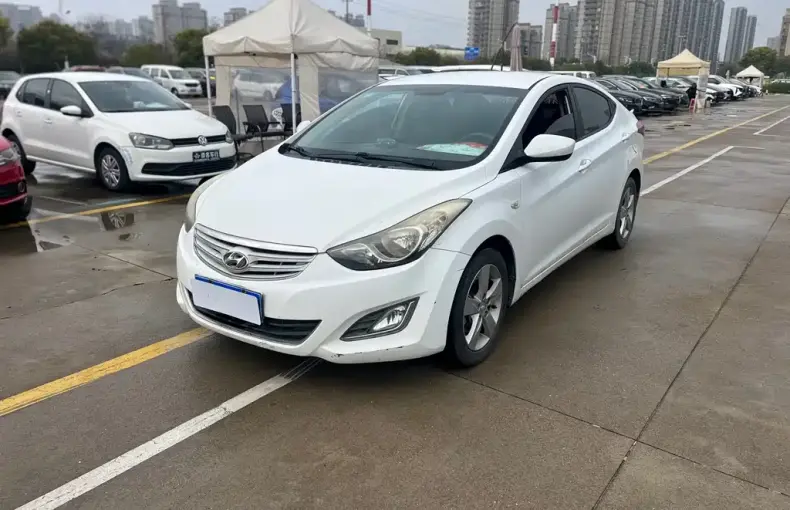 Hyundai Elantra Langdong 2014 из Китая