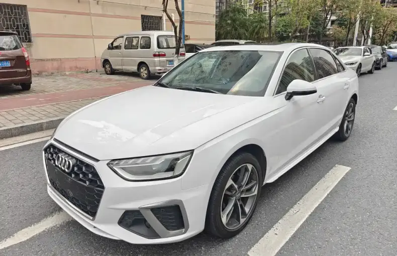 Audi A4L 2021 из Китая
