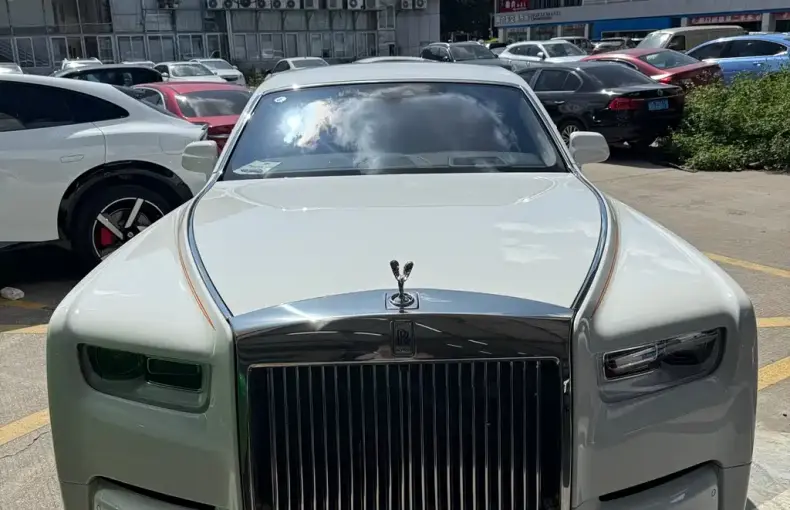 Rolls-Royce Phantom 2022 из Китая