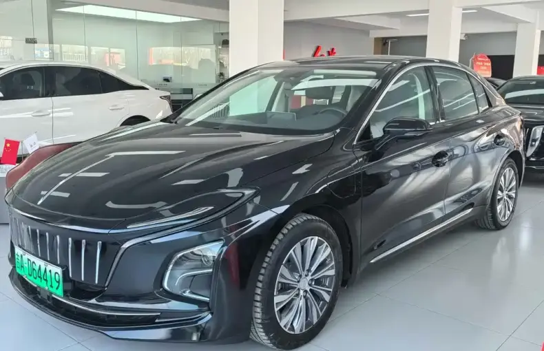 Hongqi Hongqi E-QM5 2022 из Китая