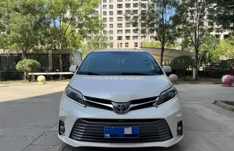 Toyota Sienna 2019 из Китая