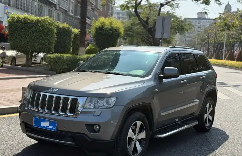Jeep Grand Cherokee (Import) 2013 из Китая