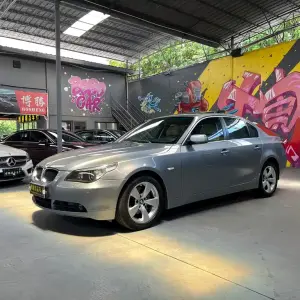BMW 5 Series 2005 из Китая