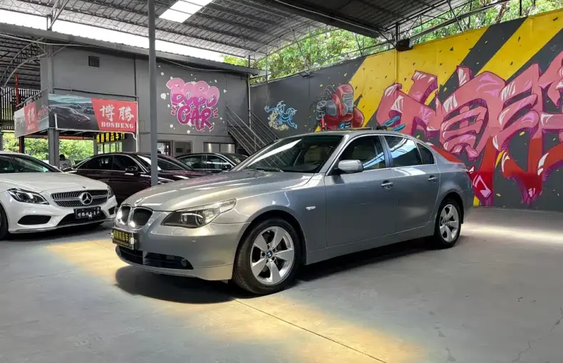 BMW 5 Series 2005 из Китая