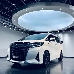 Toyota Alphard 2021 из Китая