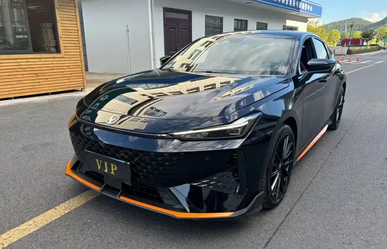 Changan UNI-V 2024 из Китая