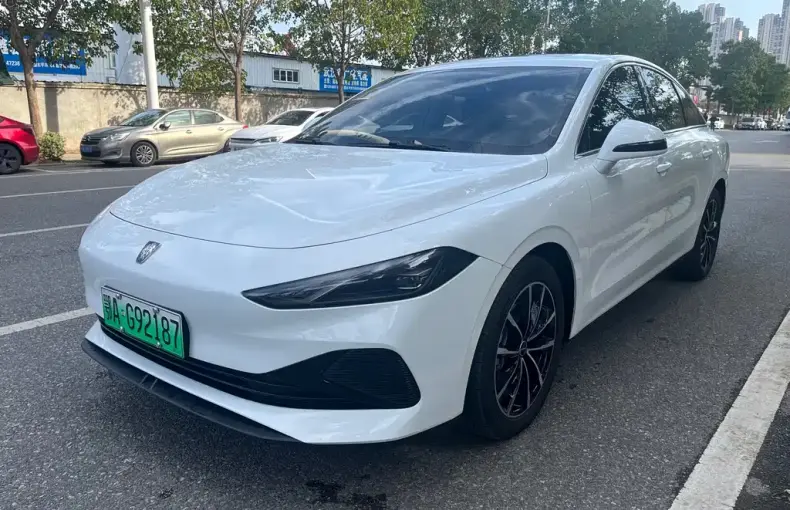 Roewe D7 2025 из Китая