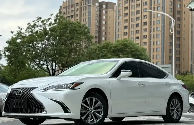 Lexus ES 2021 из Китая