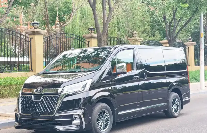 Toyota Hiace 2025 из Китая