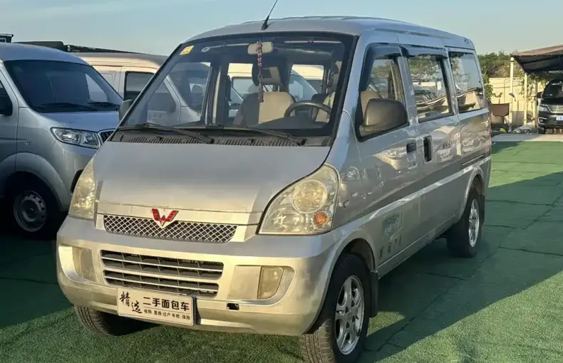 Wuling Rongguang 2015 из Китая