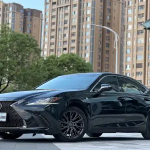 Lexus ES 2019 из Китая