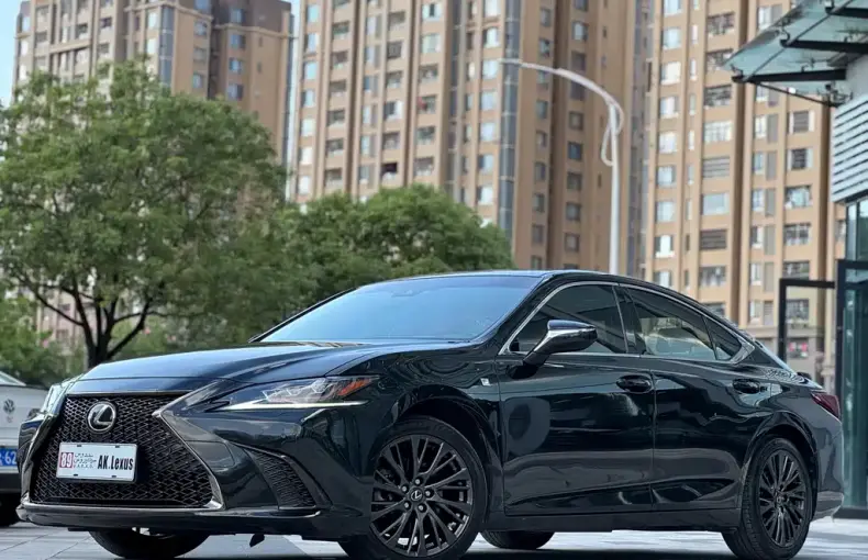 Lexus ES 2019 из Китая