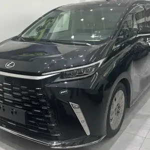 Lexus LM из Китая