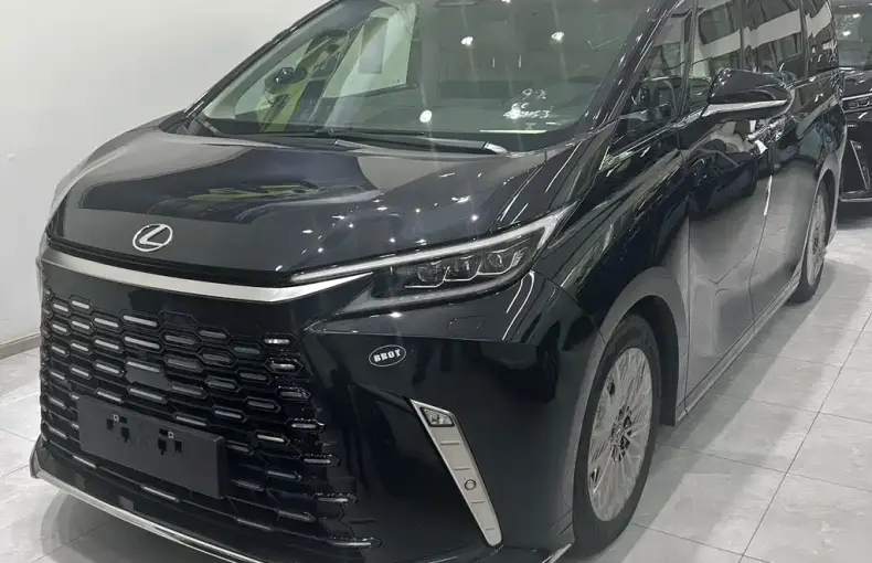 Lexus LM из Китая