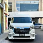 Toyota Hiace 2025 из Китая