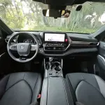 Toyota Crown Kluger 2024 246 л.с. из Китая