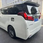 Toyota Alphard 2023 из Китая