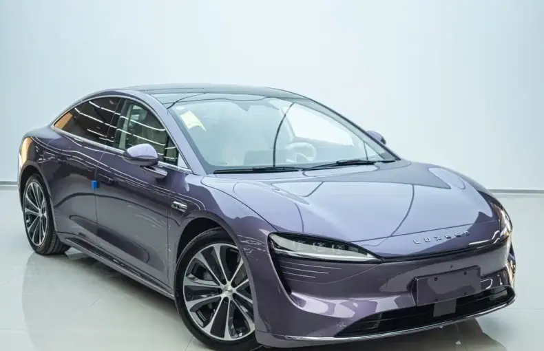 智界 Zhijie S7 из Китая