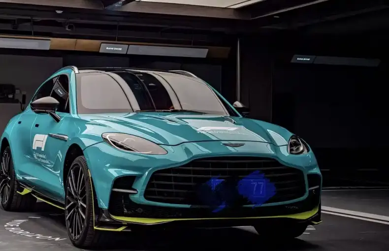 Aston Martin DBX 2022 из Китая