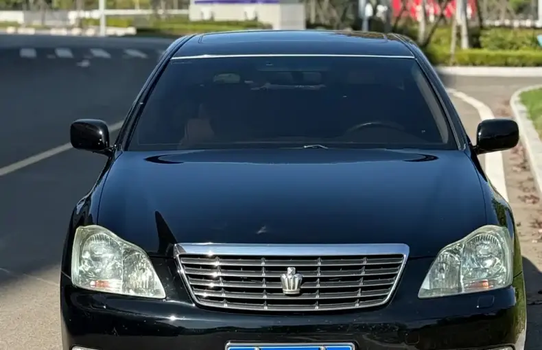 Toyota Crown 2009 из Китая