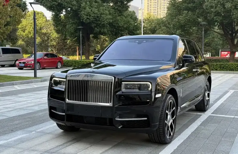 Rolls-Royce Cullinan 2023 из Китая