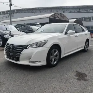 Toyota Crown 2017 235 л.с. из Китая