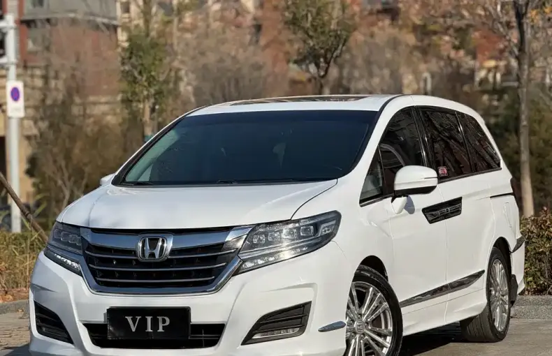 Honda Elysion 2018 из Китая
