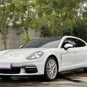 Porsche Panamera 2021 330 л.с. — лот 56837096 из Китая