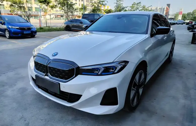 BMW i3 2024 из Китая