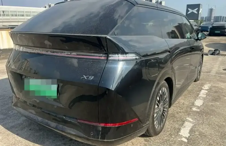 XPeng X9 2025 из Китая