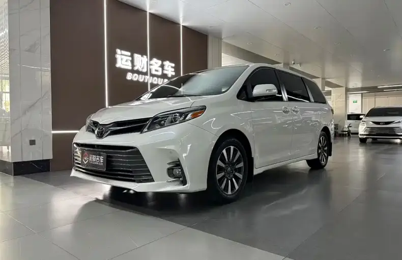 Toyota Sienna 2018 из Китая