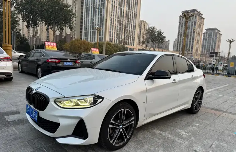 BMW 1 Series 2022 из Китая
