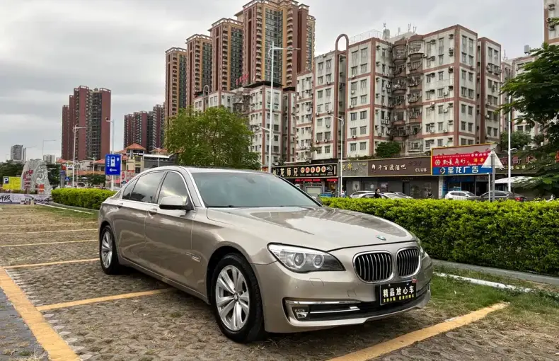 BMW 7 Series 2012 из Китая