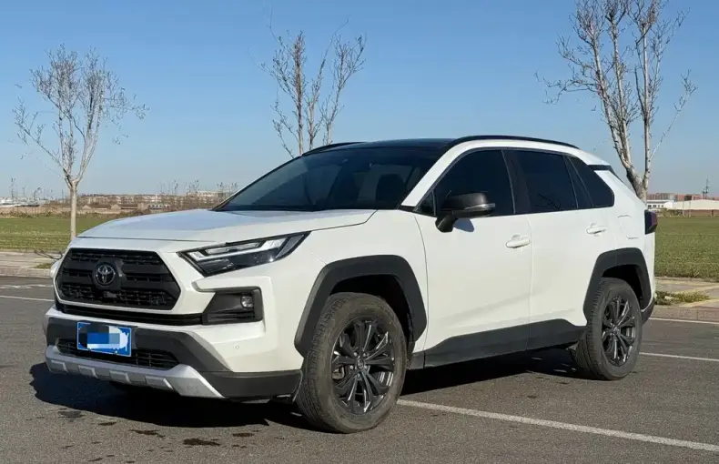 Toyota RAV4 2024 из Китая