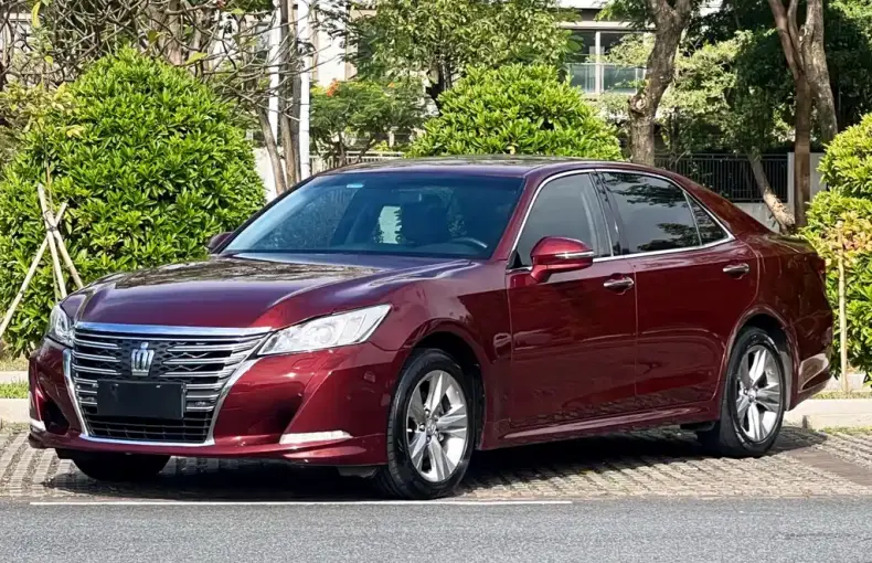 Toyota Crown 2015 из Китая
