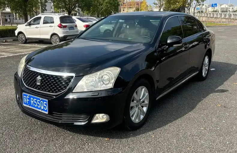 Toyota Crown 2011 из Китая
