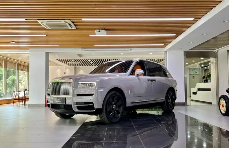 Rolls-Royce Cullinan 2021 из Китая