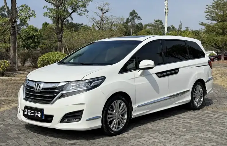 Honda Elysion 2018 из Китая