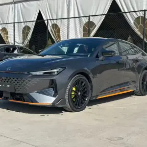Changan UNI-V 2024 из Китая