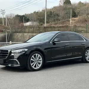Mercedes-Benz S-Class 2023 из Китая